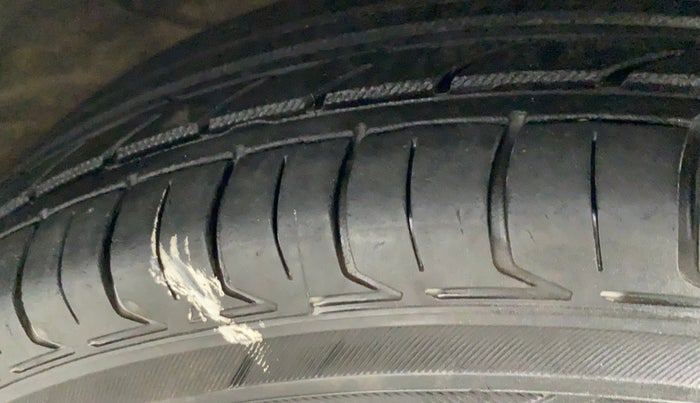 2012 Hyundai i10 SPORTZ 1.2 AT, Petrol, Automatic, 48,840 km, Right Front Tyre Tread