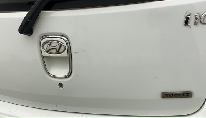 2012 Hyundai i10 SPORTZ 1.2 AT, Petrol, Automatic, 48,840 km, Dicky (Boot door) - Minor scratches