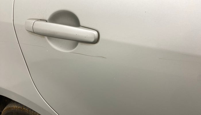 2017 Maruti Swift VXI, Petrol, Manual, 75,913 km, Right rear door - Minor scratches