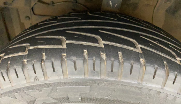 2015 Maruti S Cross ZETA 1.3, Diesel, Manual, 46,074 km, Left Front Tyre Tread