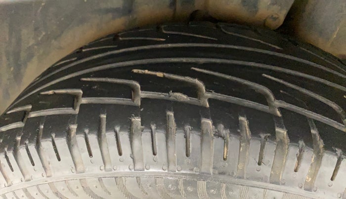 2015 Maruti S Cross ZETA 1.3, Diesel, Manual, 46,074 km, Left Rear Tyre Tread