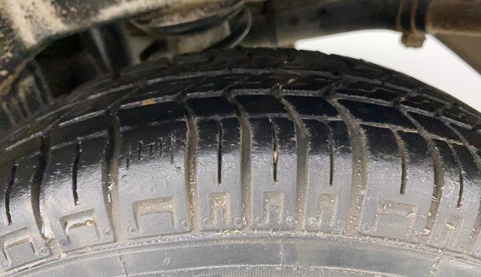 2015 Maruti Alto 800 LXI, Petrol, Manual, 37,567 km, Left Rear Tyre Tread