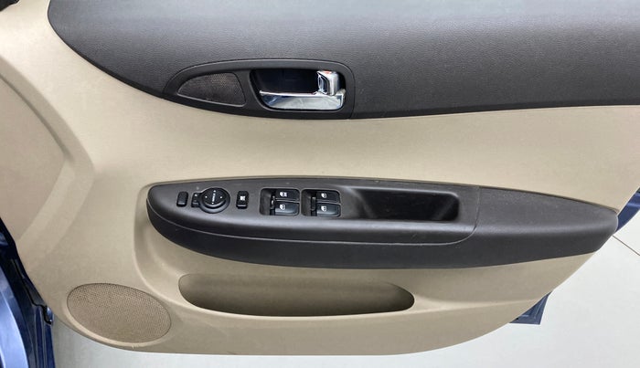 2013 Hyundai i20 ASTA 1.2, Petrol, Manual, 62,069 km, Driver Side Door Panels Control