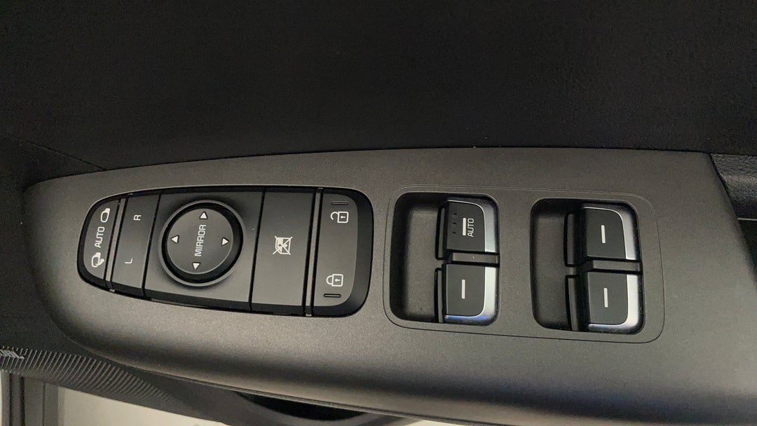 2020 Kia Sportage Sx (fwd), Automatic, 38152 km, Drivers Side Door Panel Controls