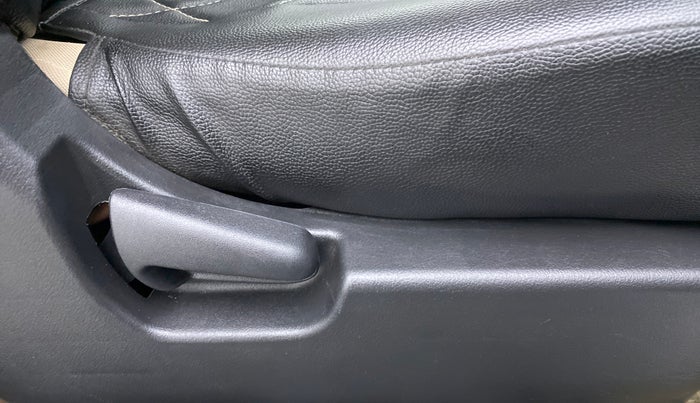 2018 Maruti Wagon R 1.0 VXI, Petrol, Manual, 41,749 km, Driver Side Adjustment Panel