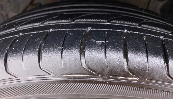 2018 Maruti S Cross ZETA 1.3 SHVS, Diesel, Manual, 70,167 km, Left Front Tyre Tread
