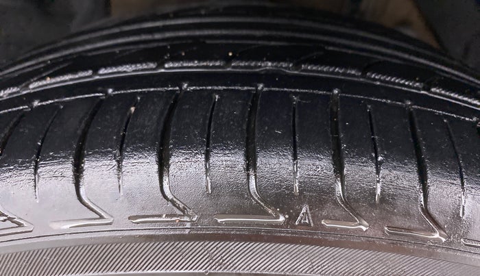 2018 Maruti S Cross ZETA 1.3 SHVS, Diesel, Manual, 70,167 km, Right Front Tyre Tread