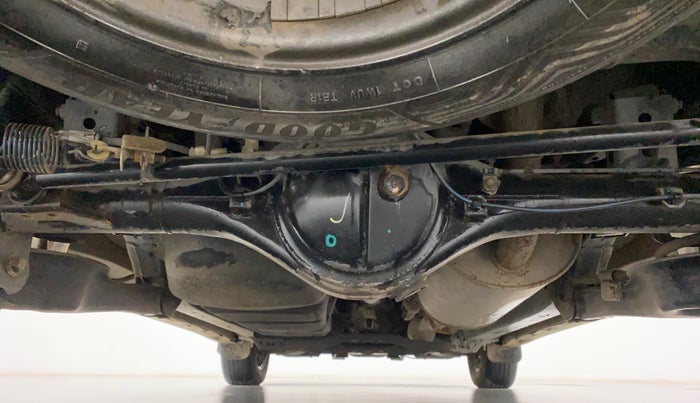 2015 Toyota Innova 2.5 GX 8 STR, Diesel, Manual, 1,17,210 km, Rear Underbody