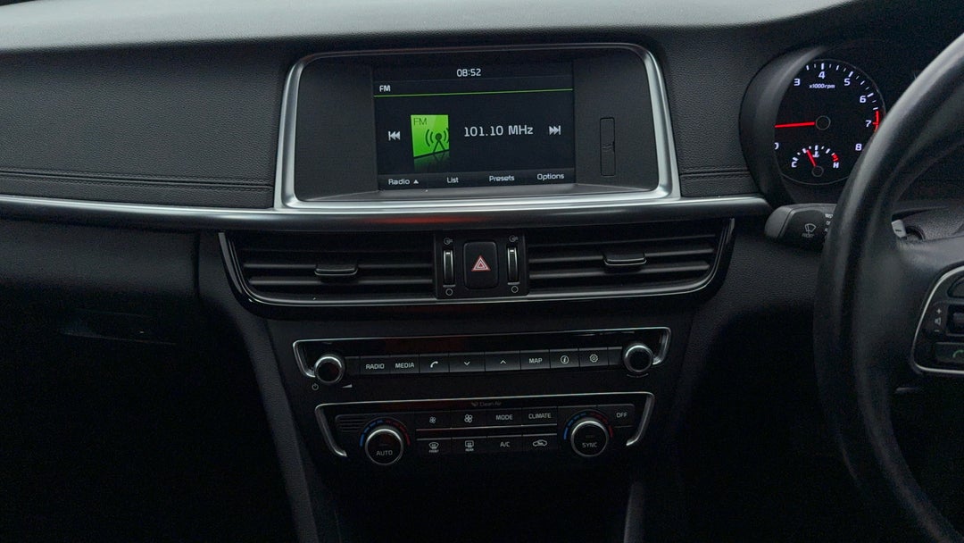 2017 Kia Optima Si, Automatic, 59114 km, Center Console