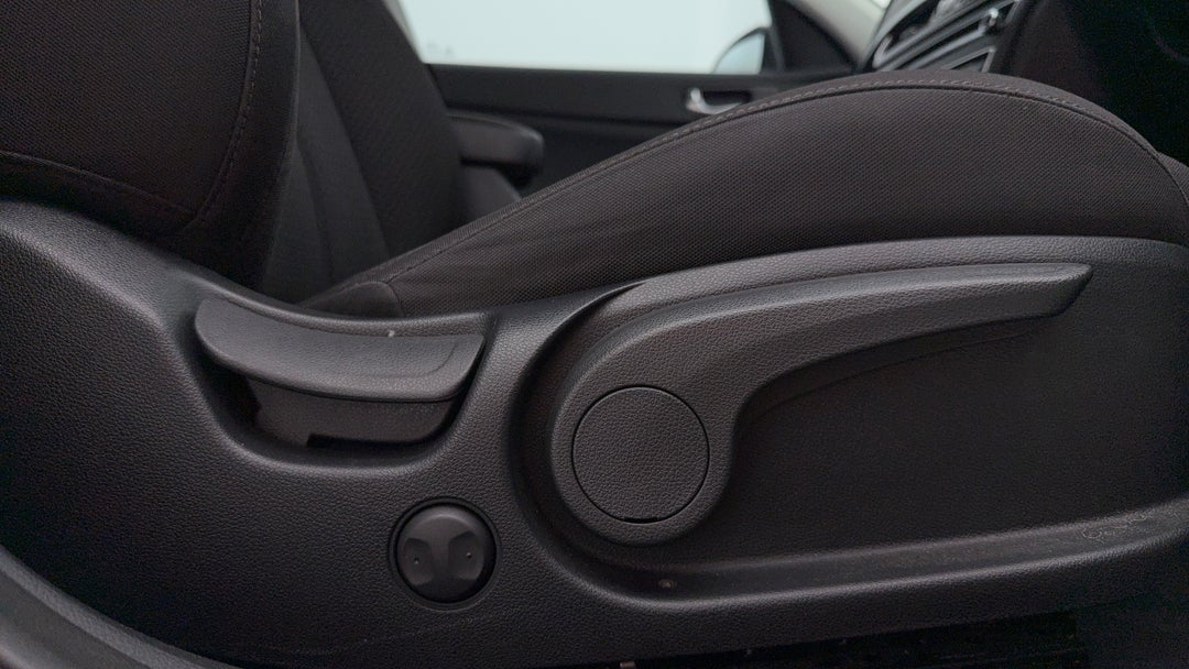 2017 Kia Optima Si, Automatic, 59114 km, Drivers Side Adjustment Panel