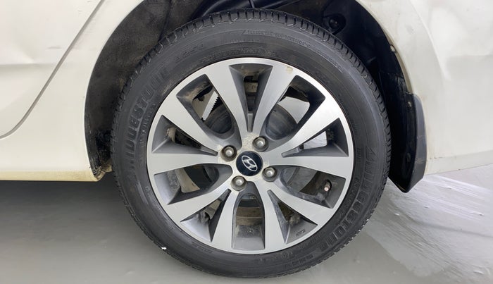 2015 Hyundai Verna FLUIDIC 1.6 SX VTVT OPT, Petrol, Manual, 37,813 km, Left Rear Wheel