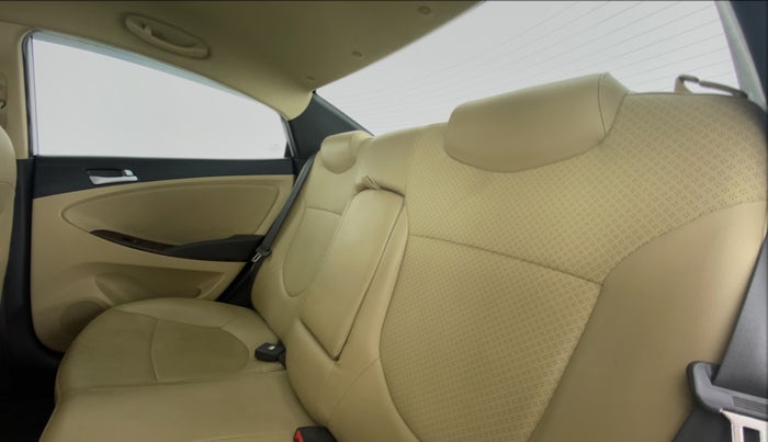 2015 Hyundai Verna FLUIDIC 1.6 SX VTVT OPT, Petrol, Manual, 37,813 km, Right Side Rear Door Cabin