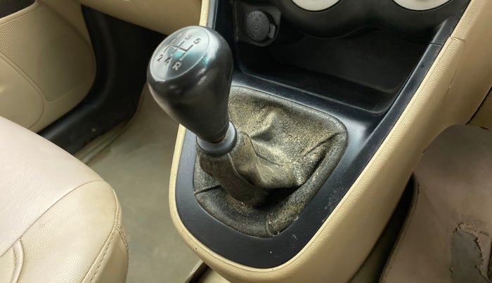 2010 Hyundai i10 SPORTZ 1.2, Petrol, Manual, 87,638 km, Gear lever - Boot cover slightly torn