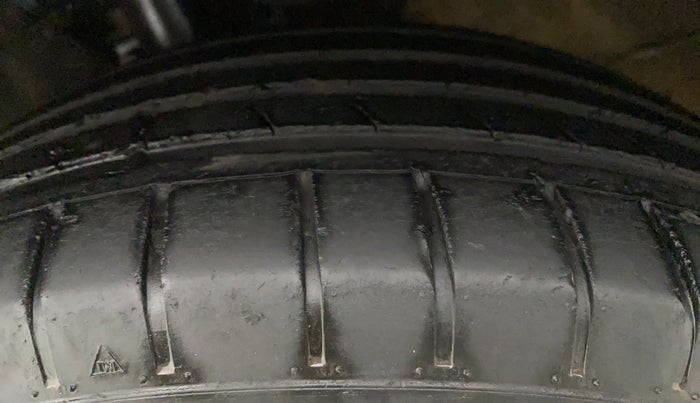2019 Volkswagen Polo HIGHLINE PLUS 1.0, Petrol, Manual, 34,187 km, Left Rear Tyre Tread