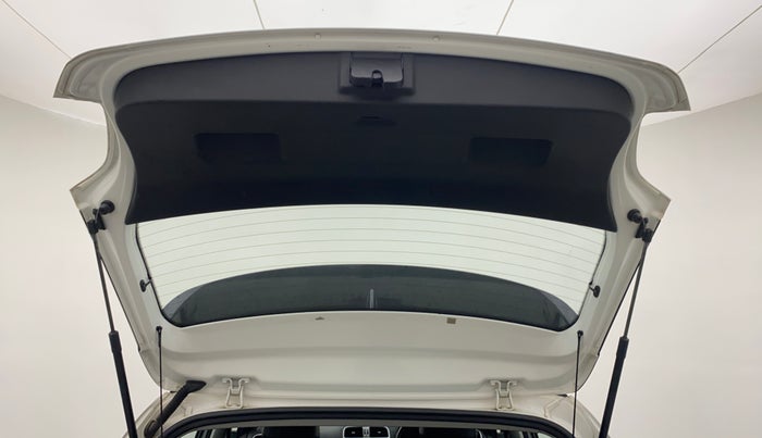 2019 Volkswagen Polo HIGHLINE PLUS 1.0, Petrol, Manual, 34,123 km, Boot Door Open