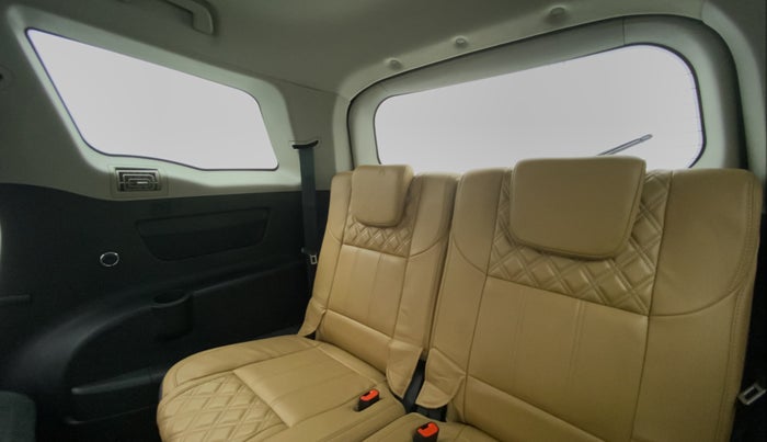 2019 Mahindra XUV500 W11 (O), Diesel, Manual, 47,952 km, Third Seat Row ( optional )
