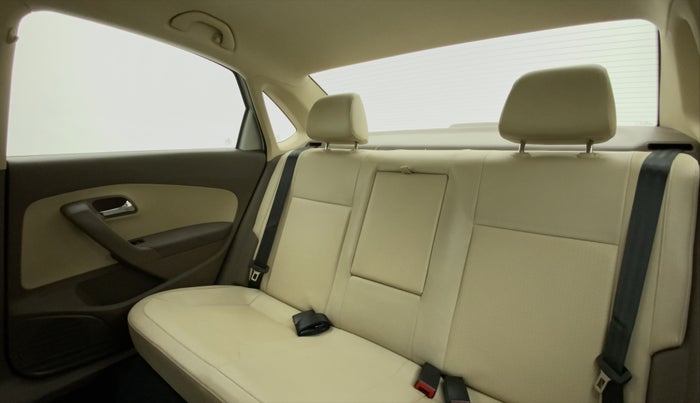 2015 Skoda Rapid ELEGANCE 1.6 MPFI AT, Petrol, Automatic, 20,456 km, Right Side Rear Door Cabin