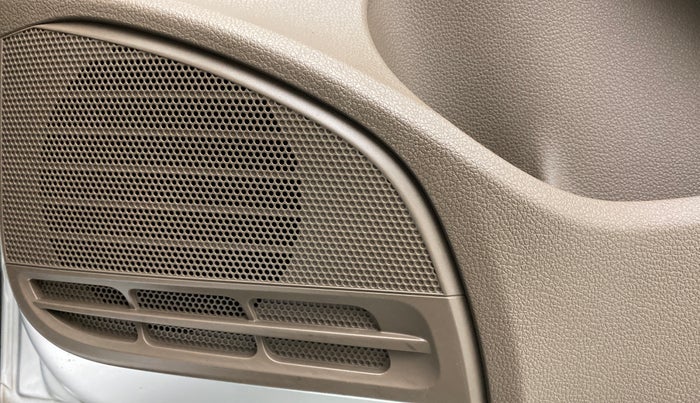 2015 Skoda Rapid ELEGANCE 1.6 MPFI AT, Petrol, Automatic, 20,456 km, Speaker