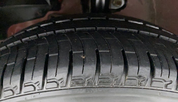 2018 Mahindra KUV 100 NXT K2 6 STR, Petrol, Manual, 20,219 km, Left Front Tyre Tread