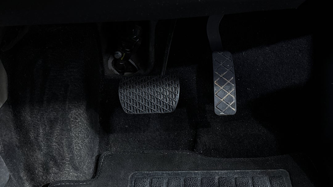 2022 MG Zst Core, Automatic, 62557 km, Pedals and Footmat