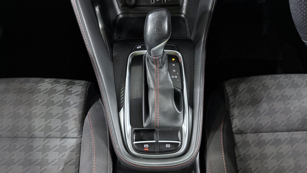 2022 MG Zst Core, Automatic, 62557 km, Gear Lever 