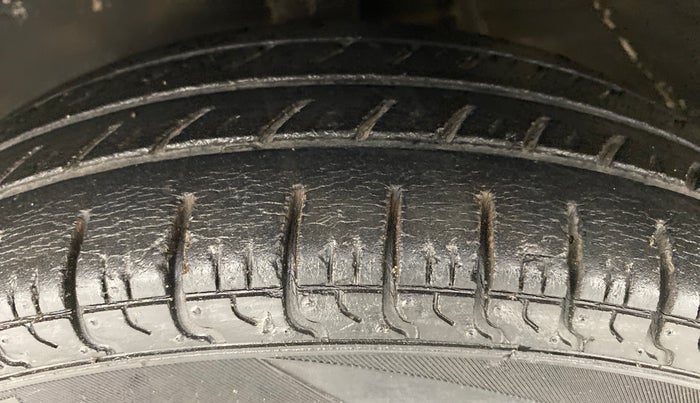 2012 Maruti Alto 800 LXI, Petrol, Manual, 48,775 km, Left Front Tyre Tread