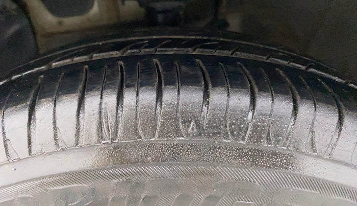 2019 Hyundai Grand i10 MAGNA 1.2 KAPPA VTVT CNG, CNG, Manual, 65,892 km, Left Front Tyre Tread