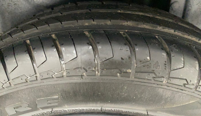 2015 Maruti Swift Dzire VXI 1.2 BS IV, Petrol, Manual, 65,973 km, Left Rear Tyre Tread