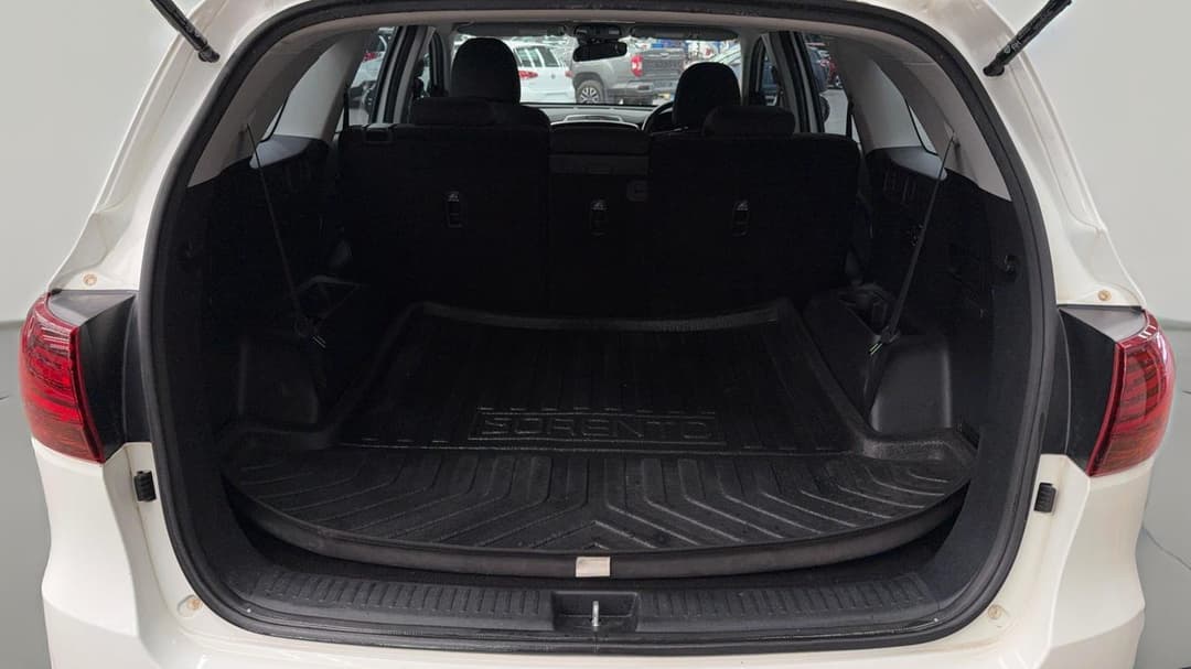 2019 Kia Sorento Si (4x2), Automatic, 103827 km, Boot Inside View