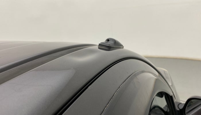 2018 Maruti Alto 800 VXI, Petrol, Manual, 63,702 km, Right A pillar - Slightly dented