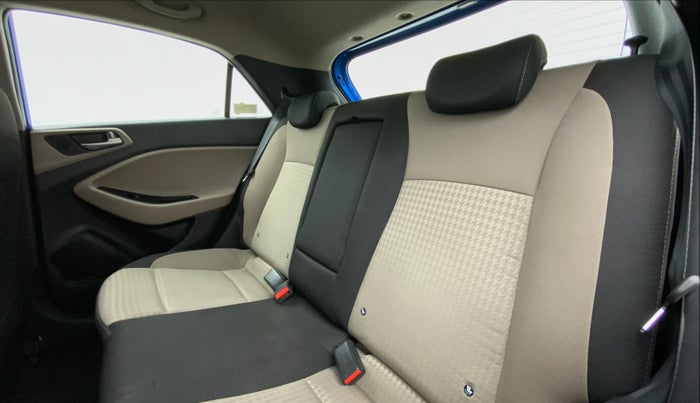 2018 Hyundai Elite i20 ASTA 1.2 (O), Petrol, Manual, 15,556 km, Right Side Door Cabin View