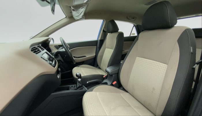 2018 Hyundai Elite i20 ASTA 1.2 (O), Petrol, Manual, 15,556 km, Right Side Front Door Cabin View