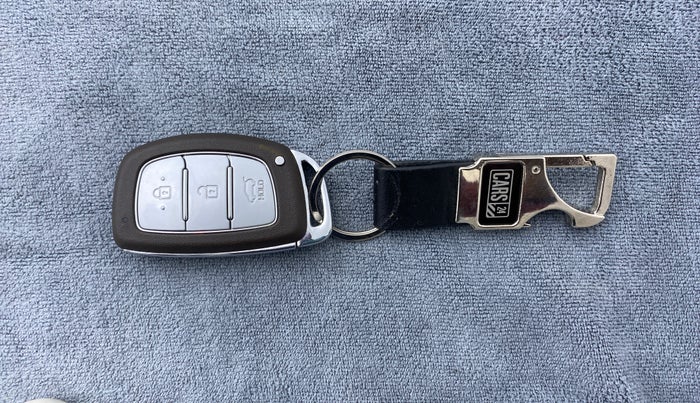 2018 Hyundai Elite i20 ASTA 1.2 (O), Petrol, Manual, 15,556 km, Key Close-up
