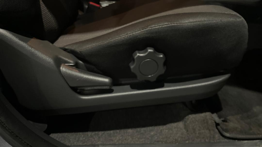 2018 Mitsubishi Triton Gls (4x4) Sports Edt, Manual, 111209 km, Drivers Side Adjustment Panel