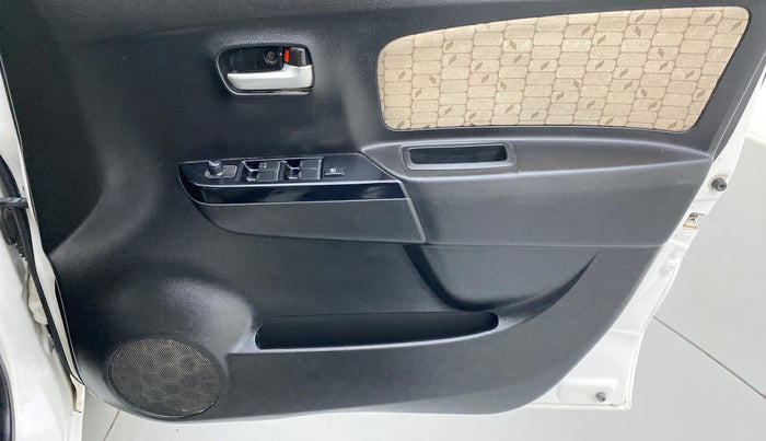 2018 Maruti Wagon R 1.0 VXI, Petrol, Manual, 71,639 km, Driver Side Door Panels Control