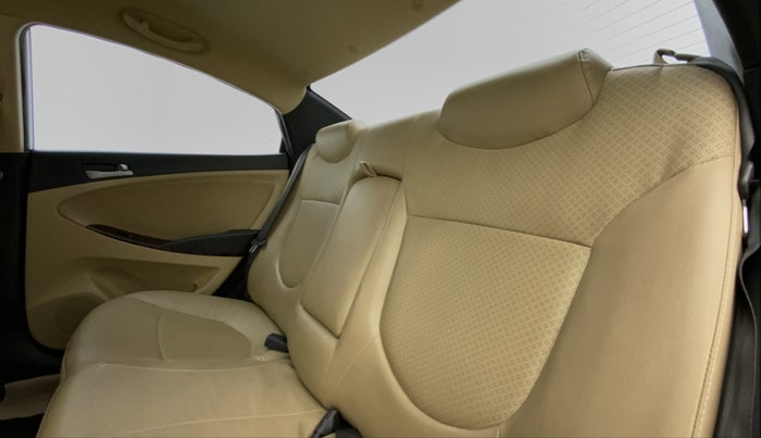 2016 Hyundai Verna FLUIDIC 1.6 SX VTVT OPT, Petrol, Manual, 66,681 km, Right Side Rear Door Cabin