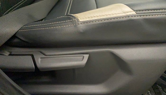 2020 Hyundai AURA SX 1.2 (O), Petrol, Manual, 26,560 km, Driver Side Adjustment Panel