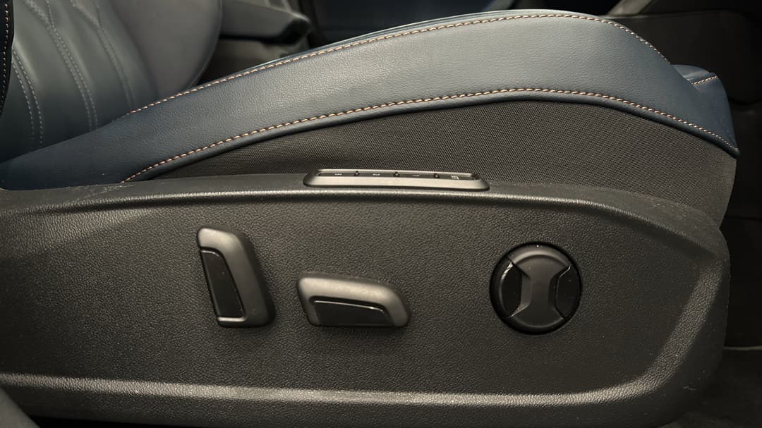 2024 Cupra Formentor Vzx, Automatic, 20021 km, Drivers Side Adjustment Panel