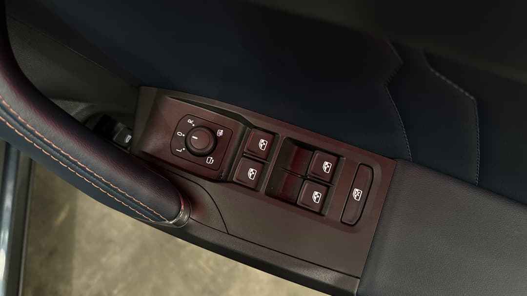 2024 Cupra Formentor Vzx, Automatic, 20021 km, Drivers Side Door Panel Controls