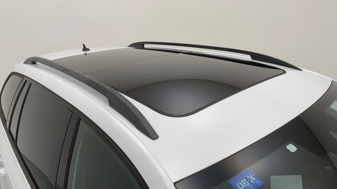Roof/Sunroof View