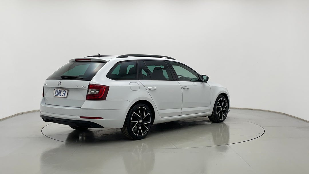 Right Back Diagonal (45- Degree) View