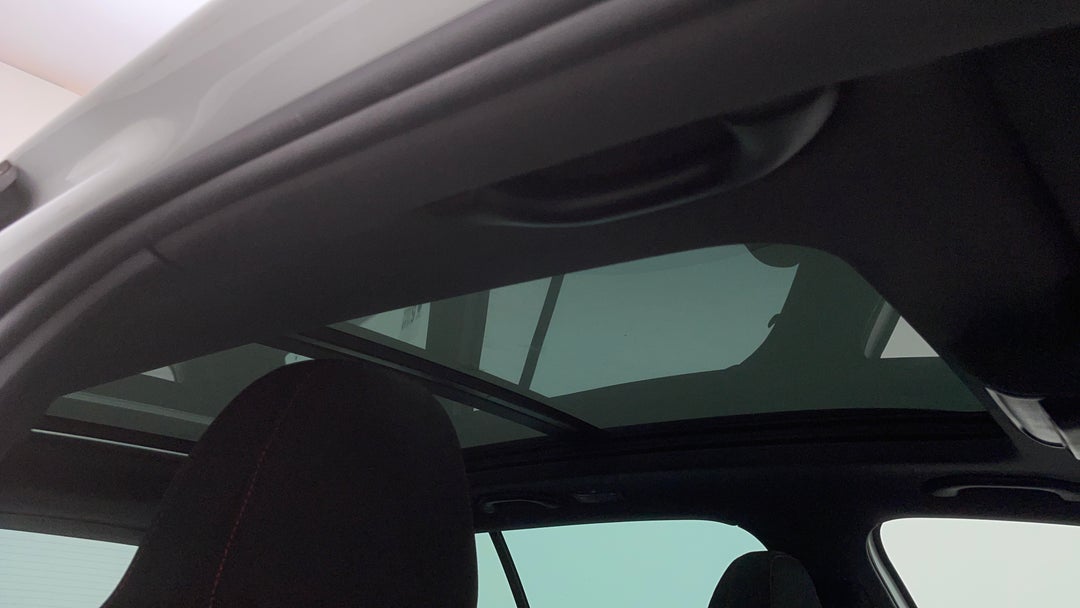 Interior Sunroof/Moonroof