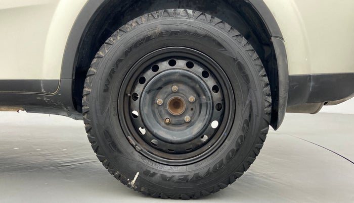 2014 Mahindra XUV500 W6 4X2, Diesel, Manual, 75,628 km, Left Rear Wheel