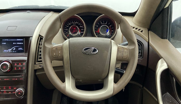 2014 Mahindra XUV500 W6 4X2, Diesel, Manual, 75,628 km, Steering Wheel Close Up
