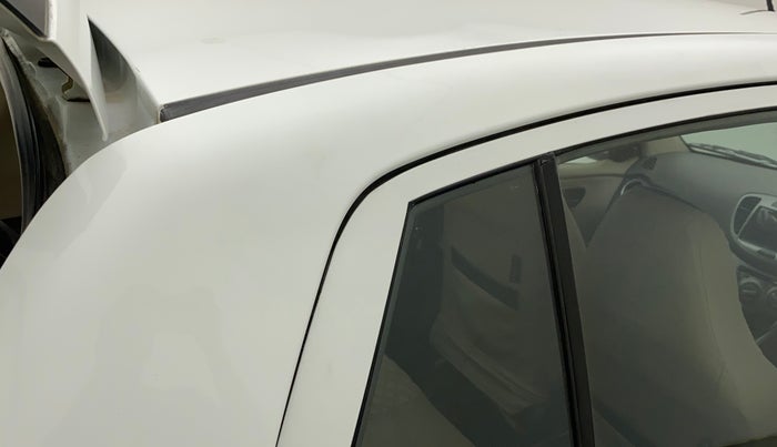 2012 Hyundai i10 ERA 1.1, Petrol, Manual, 35,690 km, Right C pillar - Paint is slightly faded