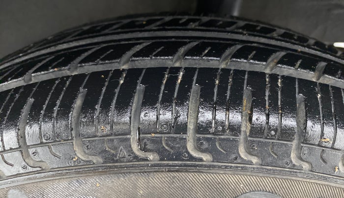 2018 Renault Kwid RXL, Petrol, Manual, 19,764 km, Left Rear Tyre Tread