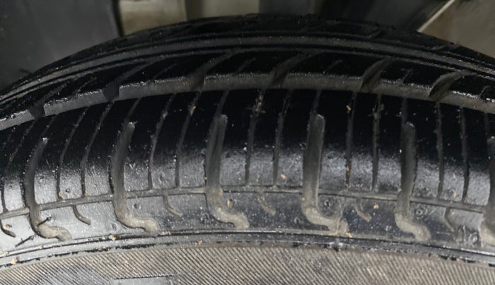 2018 Renault Kwid RXL, Petrol, Manual, 19,764 km, Left Front Tyre Tread