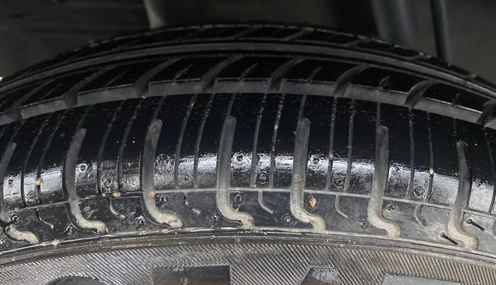 2018 Renault Kwid RXL, Petrol, Manual, 19,764 km, Right Rear Tyre Tread
