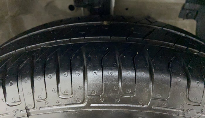 2014 Maruti Swift Dzire LDI BS IV, Diesel, Manual, 57,078 km, Right Front Tyre Tread