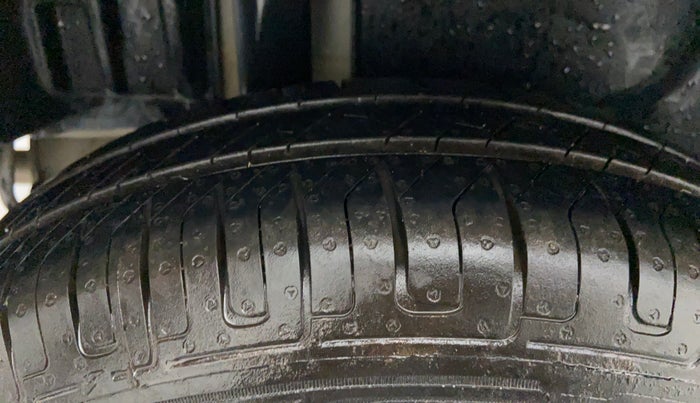 2014 Maruti Swift Dzire LDI BS IV, Diesel, Manual, 57,078 km, Right Rear Tyre Tread